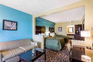 Boca Suites Deerfield Beach; Surestay Collection By BW Room photo